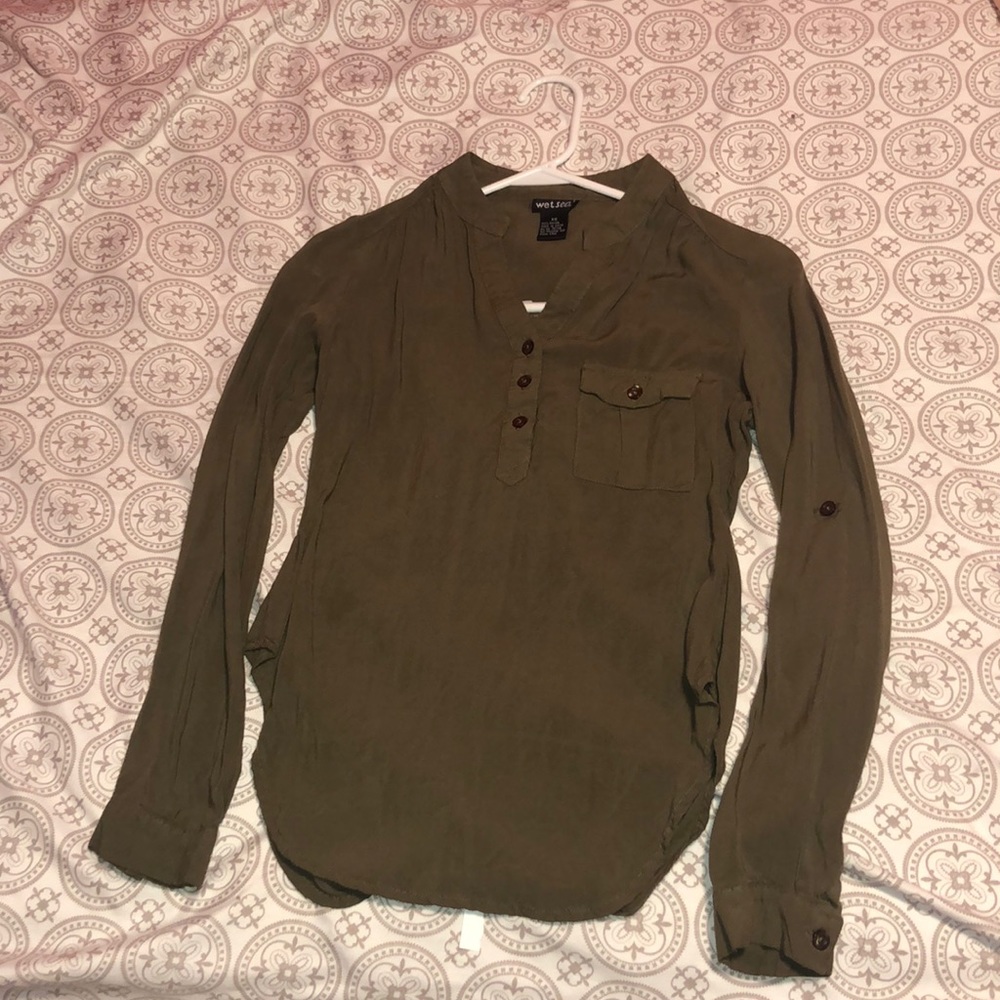 green long sleeve button down shirt